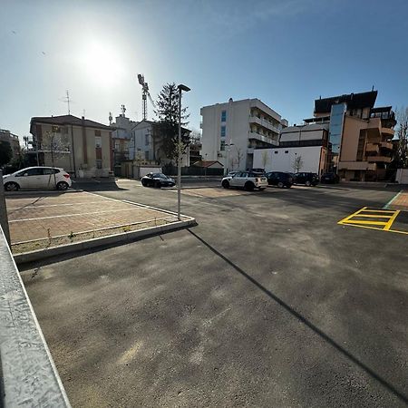 Appartamento Con Posto Auto Privato A Marina Centro Mare Римини Экстерьер фото